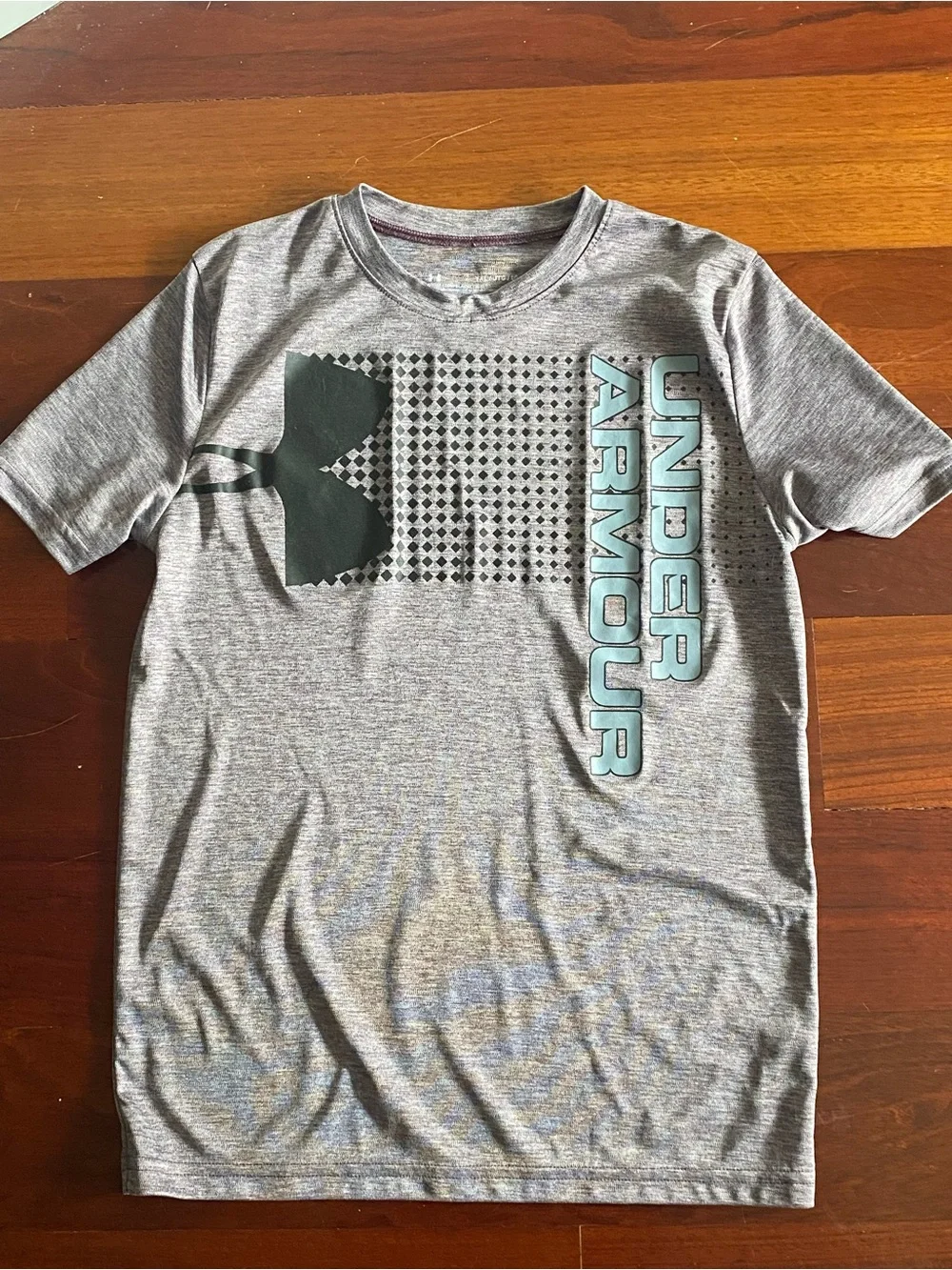 Under Armour athletica Grey Short Sleeve Logo Tee with Teal Accents Sz YXL
